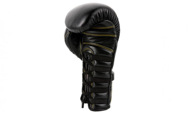 UFC Премиальные тренировочные перчатки на шнуровке черные - 18 Oz